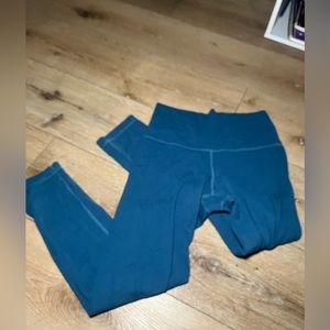 TNA Aritzia blue leggings super cute